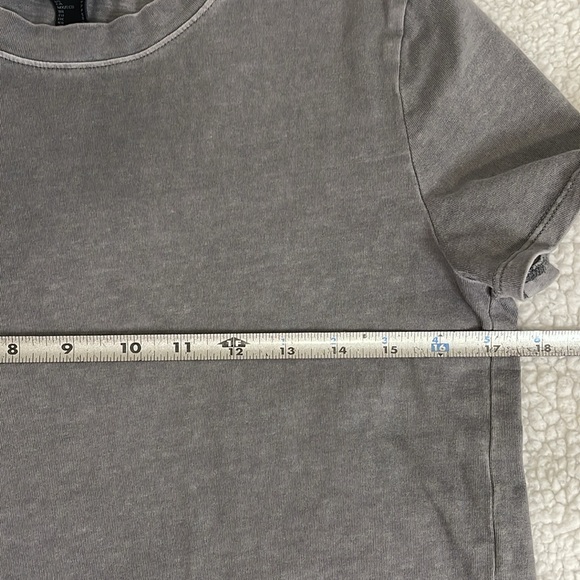 Forever 21 Gray Crewneck Crop Top Size Small - Picture 3 of 5